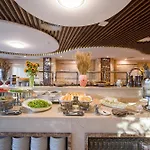 Luxtery Hotel & Spa